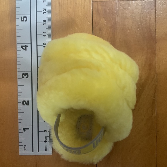 Baby UGG fluff sandals yellow sheepskin slides with elastic sling back heel 2/3 - Picture 7 of 7
